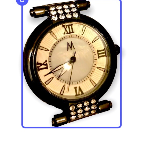 Classic Melania Trump Watch With Swarovski Crystals / ME166 / Womenswear’s / EUC - Picture 2 of 3